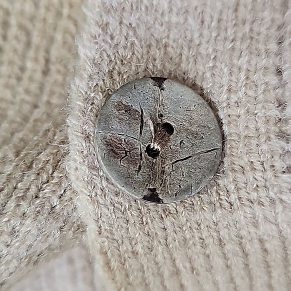 STYLEWE NWT cardegan sweater size med, supper soft and cozy. Wooden butt… - Picture 10 of 12